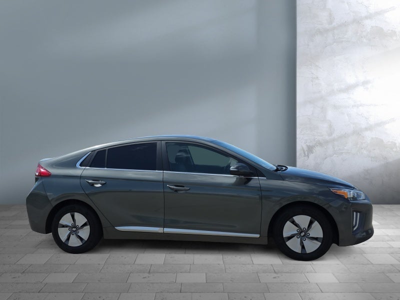 2022 Hyundai Ioniq Hybrid SE