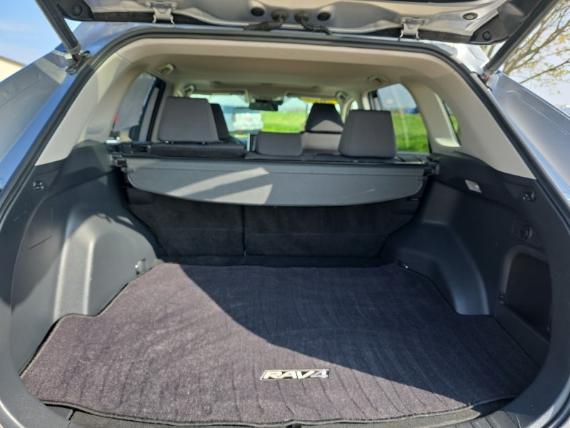 2019 Toyota RAV4 Hybrid XLE