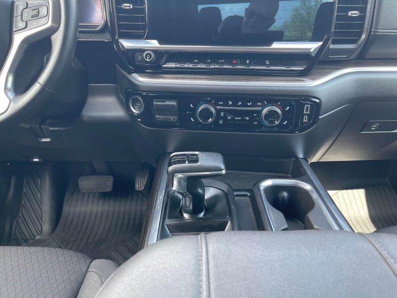 2025 Chevrolet Silverado LT