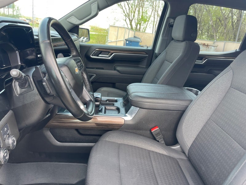 2025 Chevrolet Silverado LT
