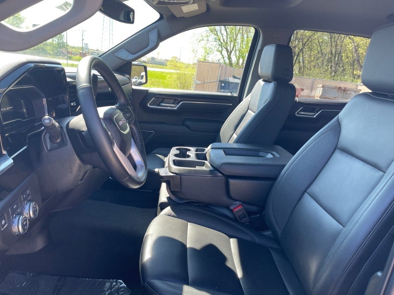 2025 GMC Sierra SLT