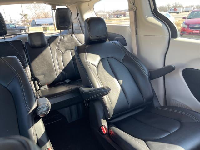 2024 Chrysler Pacifica Hybrid Select
