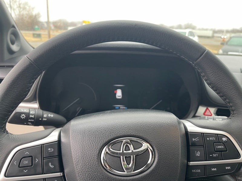 2024 Toyota SIENNA XLE XLE