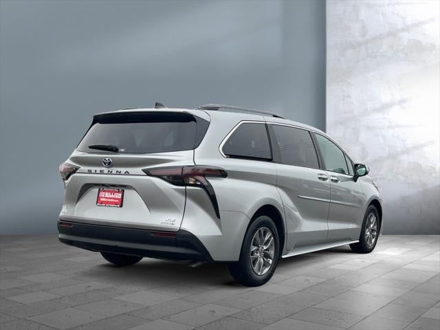 2024 Toyota SIENNA XLE XLE