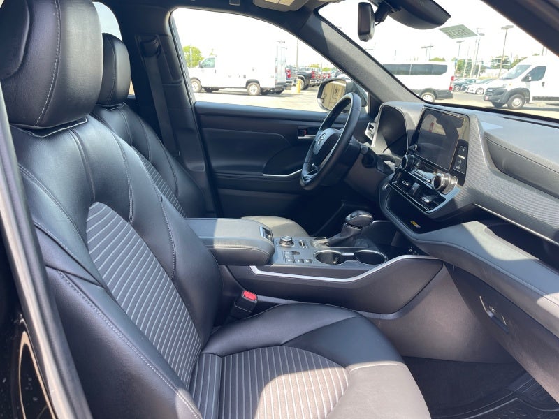2025 Toyota Highlander XSE