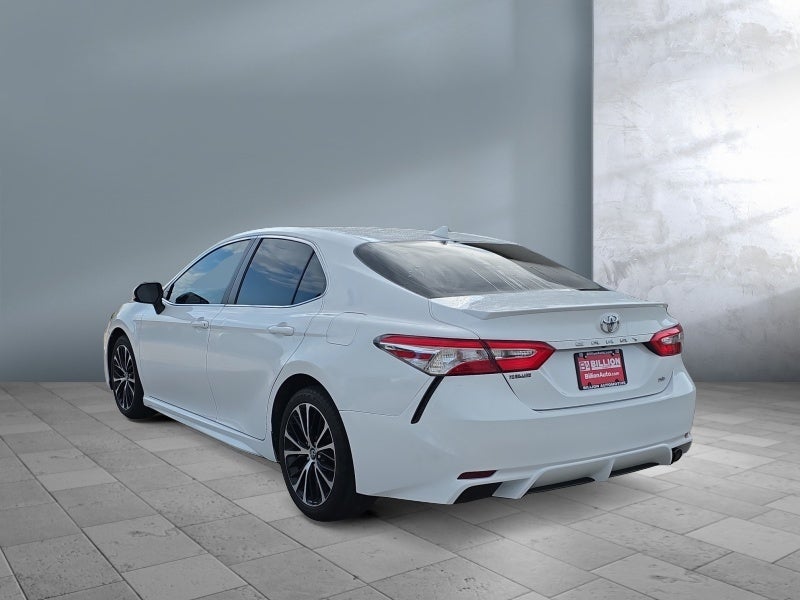 2020 Toyota Camry SE