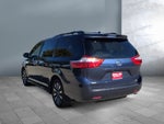 2018 Toyota Sienna XLE
