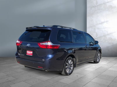 2018 Toyota Sienna XLE