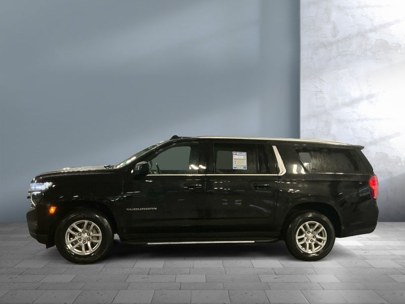2024 Chevrolet Suburban 4WD LT