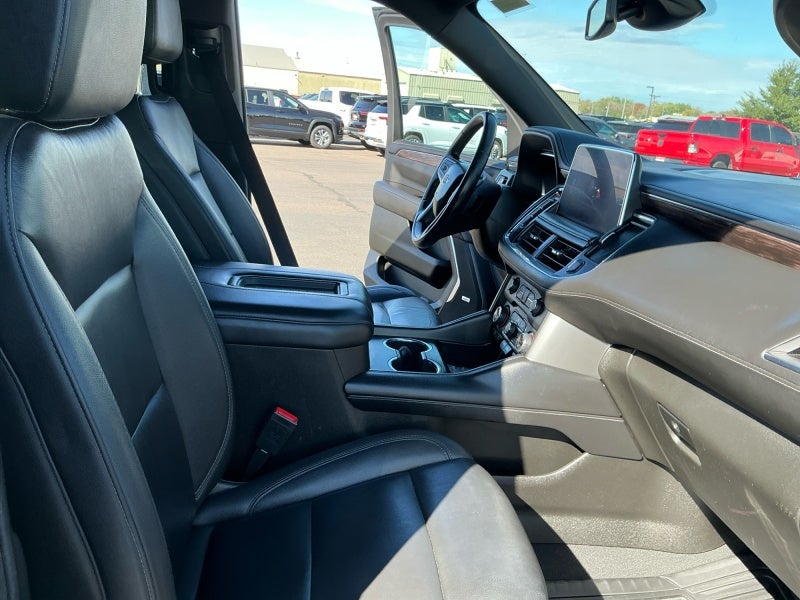 2024 Chevrolet Suburban 4WD LT