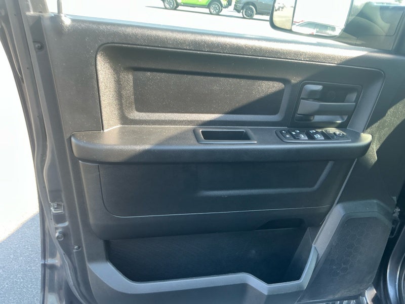 2022 RAM 2500 Tradesman Crew Cab 4x4 6'4' Box