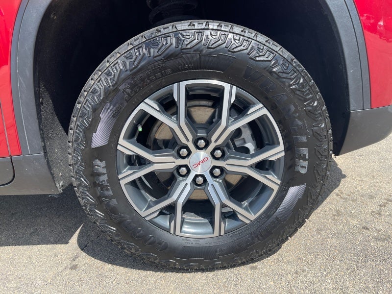 2025 GMC Acadia AT4