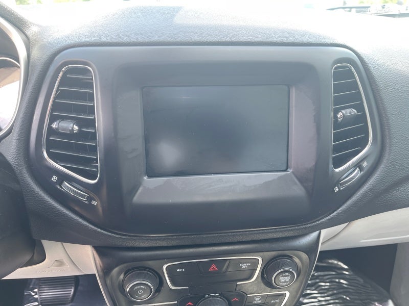 2019 Jeep Compass Latitude w/Sun/Wheel Pkg