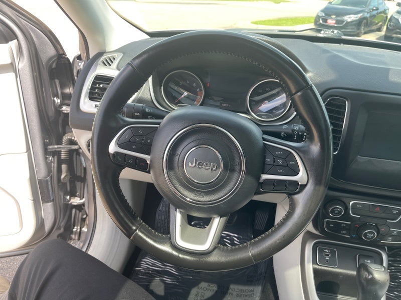 2019 Jeep Compass Latitude w/Sun/Wheel Pkg