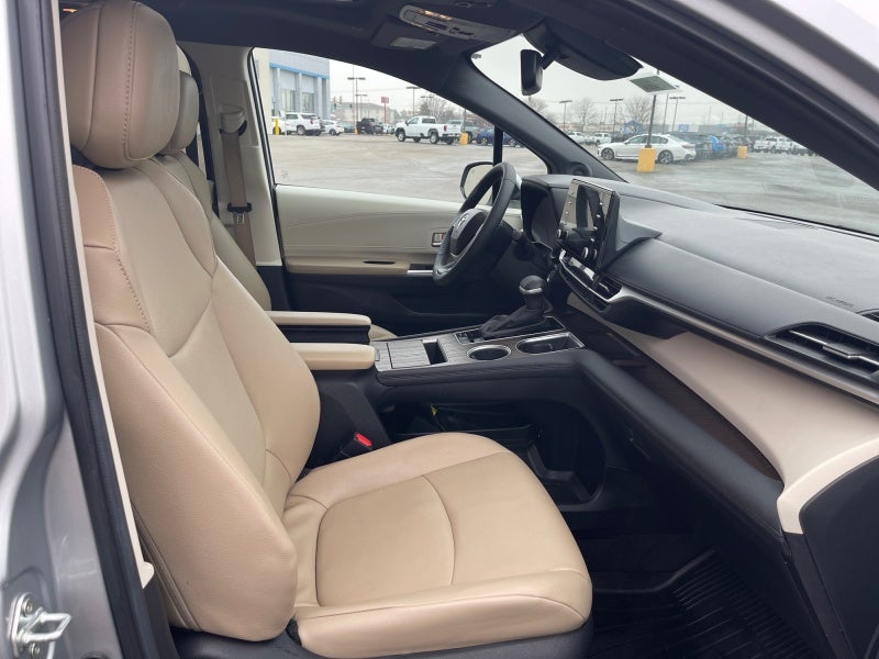 2024 Toyota Sienna XLE