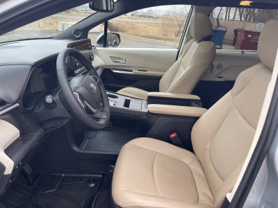 2024 Toyota Sienna XLE