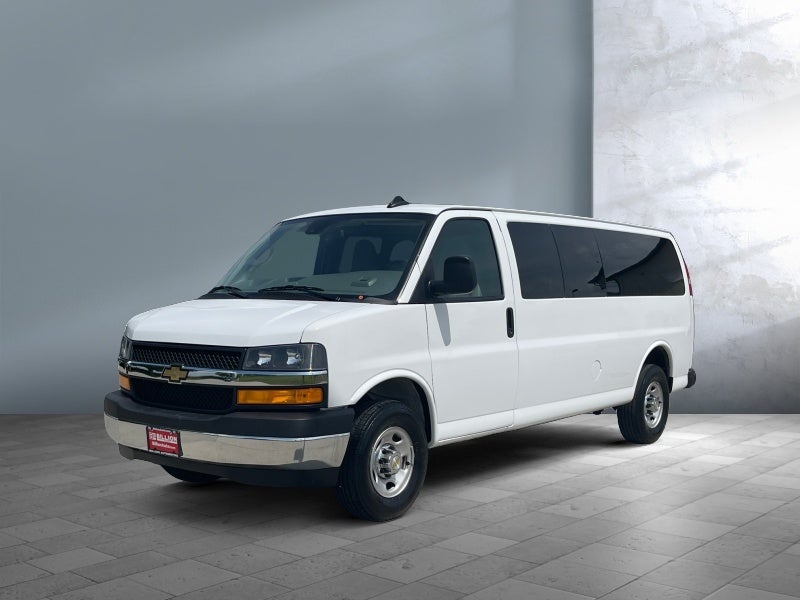 2024 Chevrolet Express 3500 LT Extended's photo