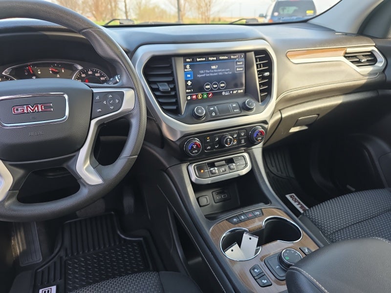 2022 GMC Acadia SLE