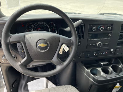 2025 Chevrolet Express Cutaway 3500 1WT