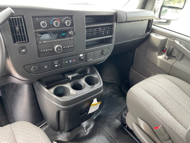 2025 Chevrolet Express Cutaway 3500 1WT