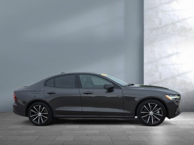 2024 Volvo S60 Recharge Plug-In Hybr Core Dark Theme